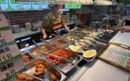 高温催生新就餐方式 北京社区食堂成年轻人“新厨房”| 夏日经济青观察